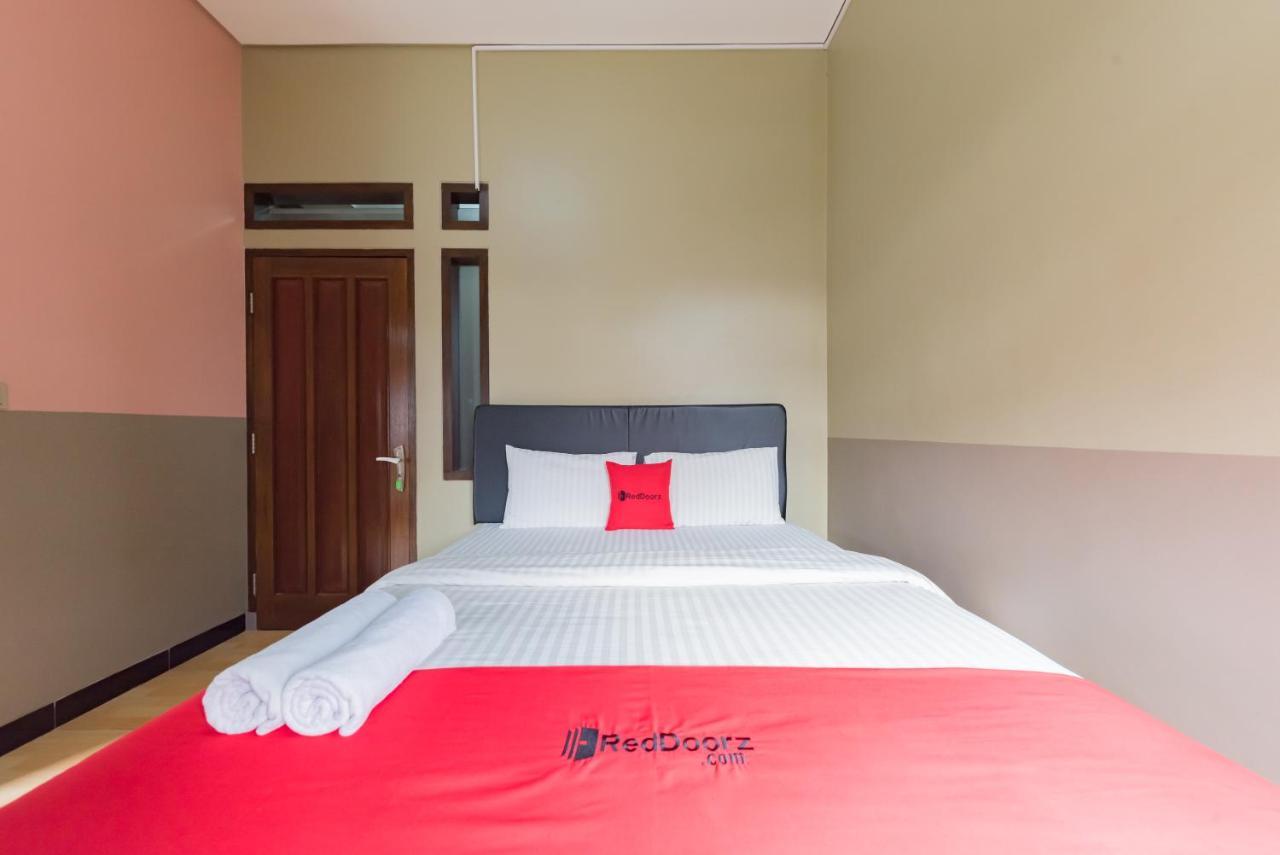 Reddoorz Syariah Near Politeknik Negeri Bandung Campus Hotel Cimahi Exterior foto