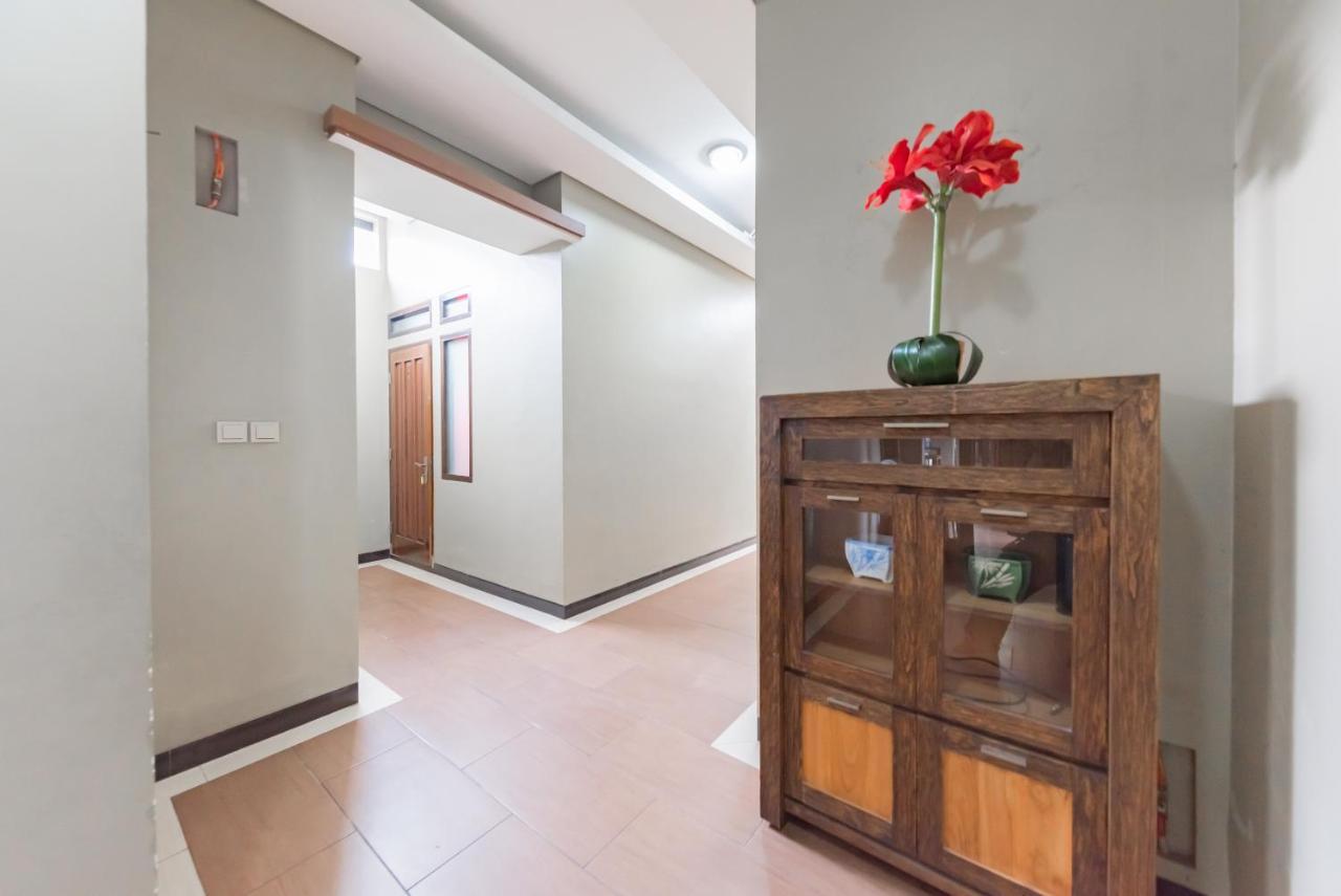 Reddoorz Syariah Near Politeknik Negeri Bandung Campus Hotel Cimahi Exterior foto